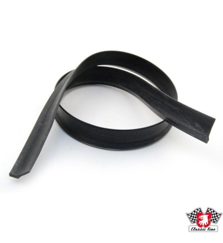Rubber seal for bonnet front