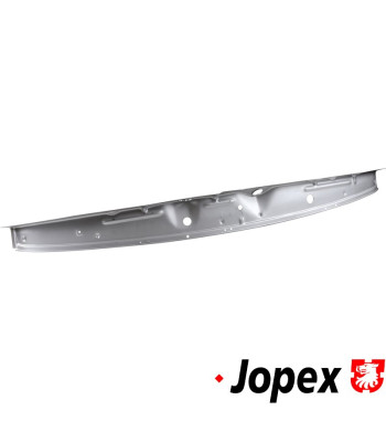 Inner front valance kick panel