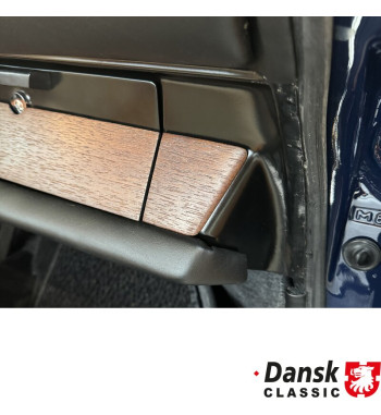 Dashboard trim set, genuine 3-layer maghoni wood , 5 pieces. The wood is FSC certified. The pre 06/65 model does not use alu-fra