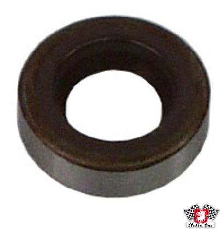 Oil seal for main drive shaft