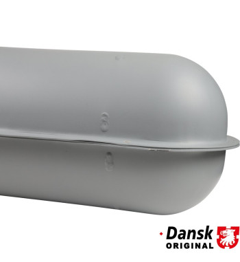 Tylny wydech, z jedną rurą wydechową Ø60 mm. Wykonany ze stali aluminiowanej, z zewnętrzną powłoką w kolorze szarym, odporną na 