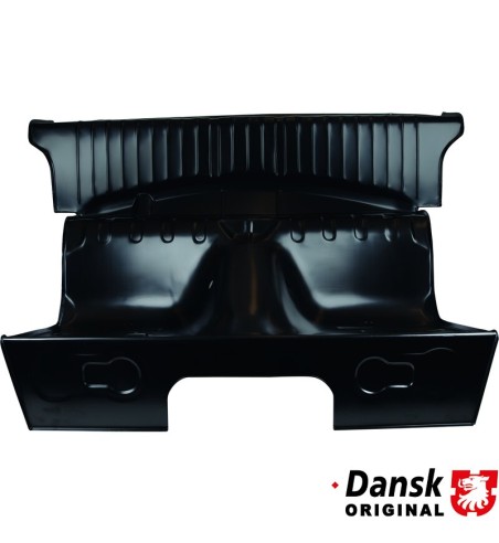 Seat well with rear window parcel shelf