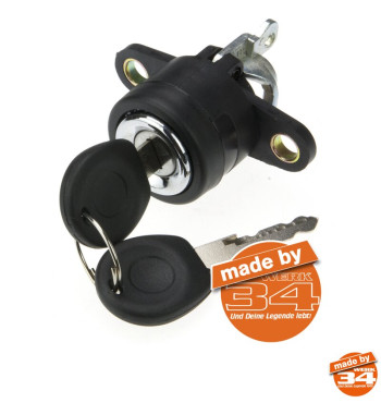 Tailgate lock with keys