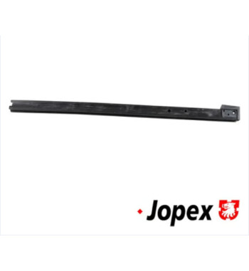 Hood to door glass seal, front left