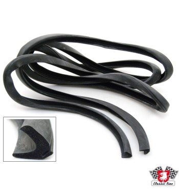 Rubber seal for tail gate