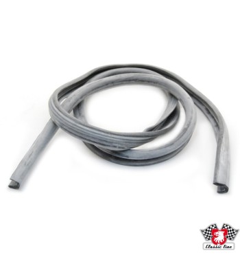 Rubber seal for bonnet rear