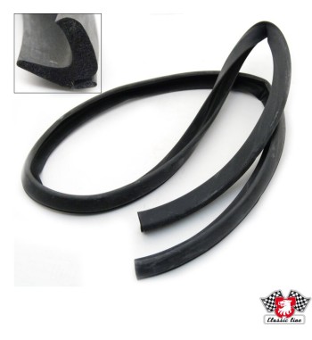 Rubber seal for bonnet rear