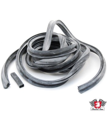 Rubber seal for tail gate