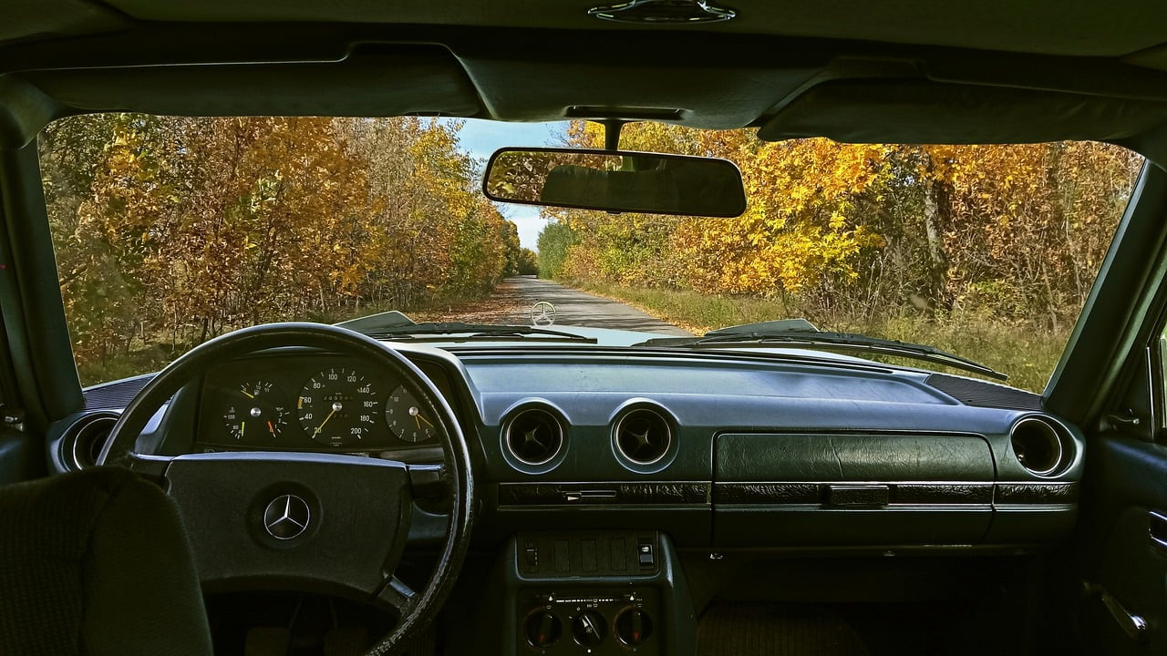 Jak wymienić zbiornik paliwa w Mercedesie?